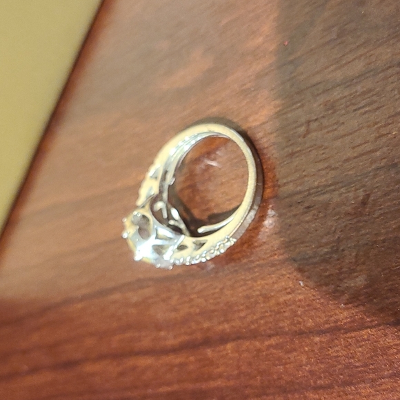 Sterling Silver Topaz Stone Ring - Picture 7 of 10